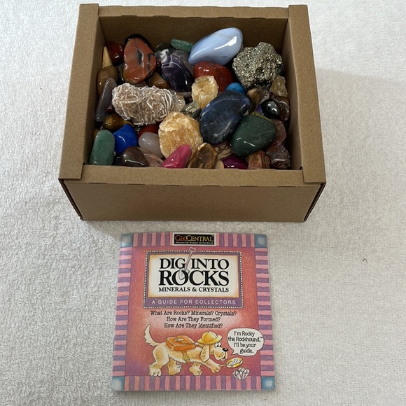 Mixed Lot of Polished Rocks and Tumbled Stones 2 lbs 5 oz - Picture 1 of 6